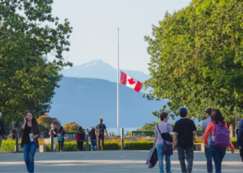 ورود دانشجویان جدید کانادا