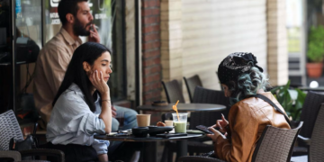 برخورد با حجاب اجباری