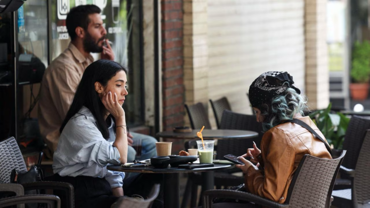 برخورد با حجاب اجباری