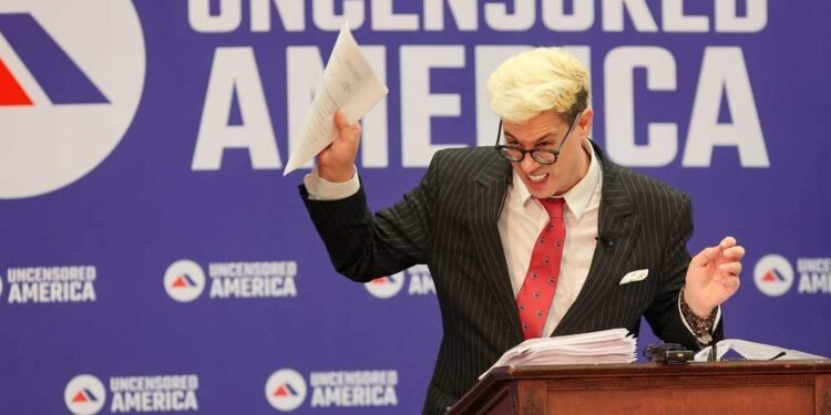Milo Yiannopoulos Deported to UK After ICE Arrest
