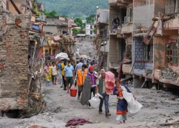 Nepal Flood Survivors Evacuated as Missing Search Continues