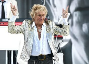 Rod Stewart Cancels Remaining Tour Dates Following Heart Surgery