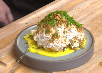 Whole Roasted Cauliflower with Yellow Curry Sauce