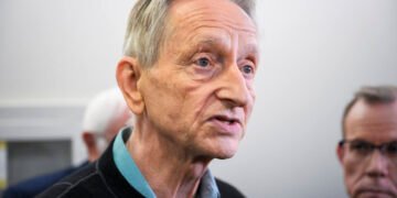 AI Pioneer Urges Congress to Act on Regulation Now