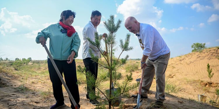 American Teacher's $5,000 Gift Transforms Chinese Desert