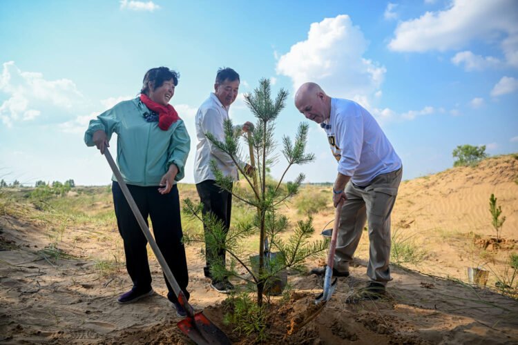 American Teacher's $5,000 Gift Transforms Chinese Desert