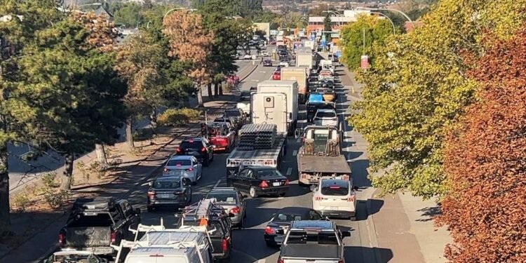 Bennett Bridge Crash Halts Central Okanagan Traffic