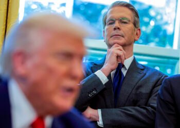 Bond Market Defies Bessent's Challenge and Gains Ground