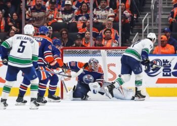 Canucks Defeat Oilers in Season Opener