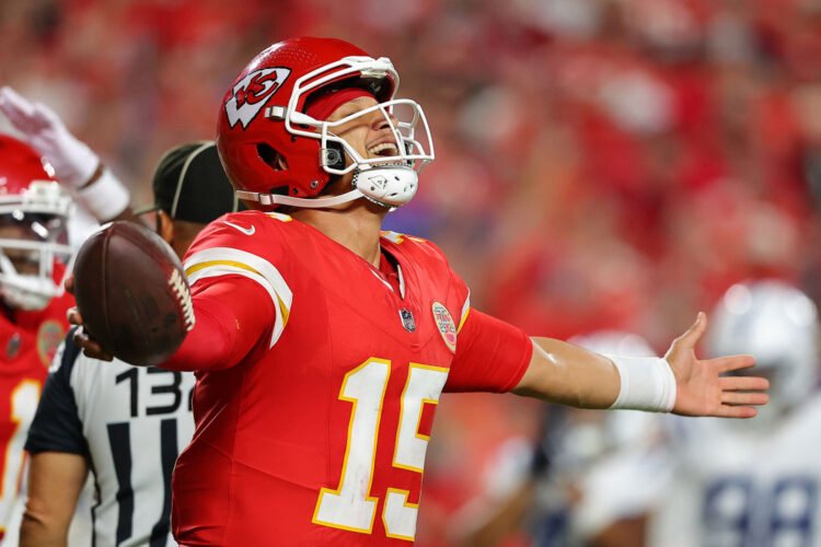 Chiefs Edge Colts 33-30 in OT on Mahomes, Walker Heroics