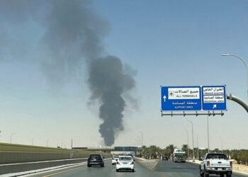 آتش و دود در آسمان فرودگاه ریاض