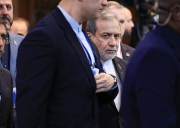 انتقاد از دیدار عراقچی با Witkoff در مجلس و رسانهها