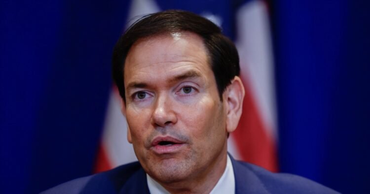 ترامپ آماده دیدار با پزشکیان؛ سپاه مذاکره را رد نکرد