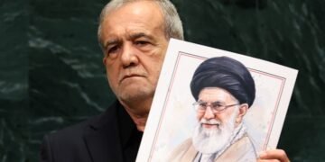 خانواده‌های قربانیان دی‌ماه به سخنان پزشکیان اعتراض کردند