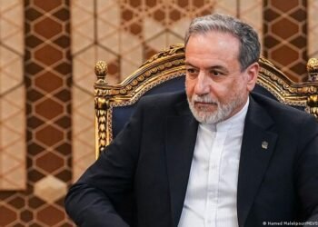 عراقچی: آماده جنگیم اما دیپلماسی ادامه دارد