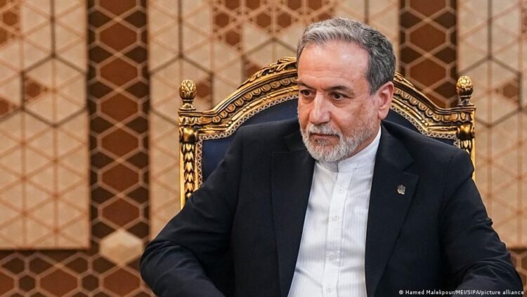 عراقچی: آماده جنگیم اما دیپلماسی ادامه دارد