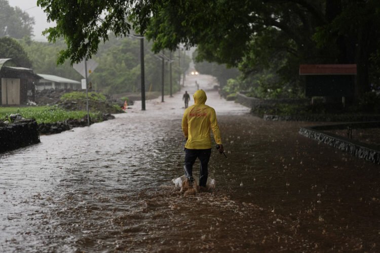 Hawaii Weathers Back-to-Back Hurricanes as Nolo Fades