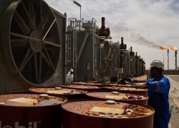 Mid-East Tensions Push Oil Past $100 a Barrel