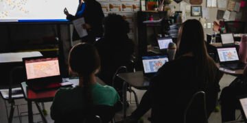 Poll: Americans Say AI Hurts More Than Helps Schools