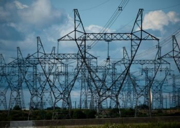 Provinces clash with cities over AI data centre control