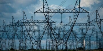 Provinces clash with cities over AI data centre control