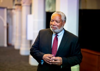 Smithsonian Chief Lonnie Bunch Steps Down Amid Tensions