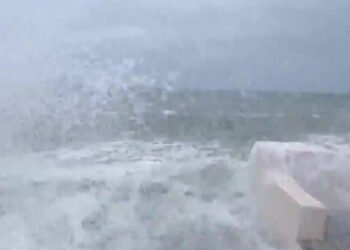 Storm Floods Northeast, Knocking Out Power Widely