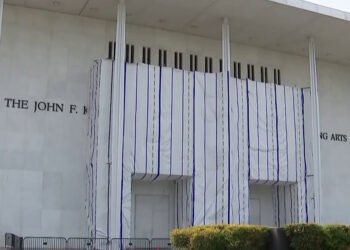 Trump Name Tied to Kennedy Center Two-Year Closure