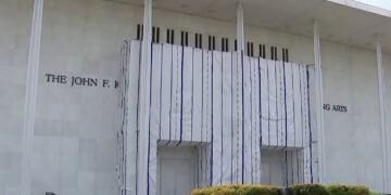Trump Name Tied to Kennedy Center Two-Year Closure