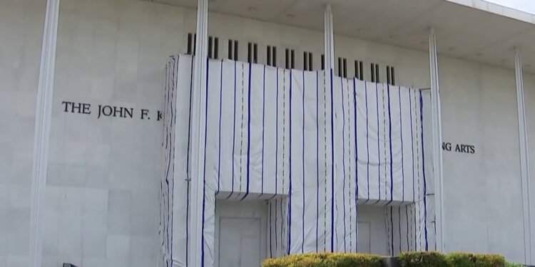Trump Name Tied to Kennedy Center Two-Year Closure
