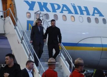 Zelenskyy Lands in Calgary Before Carney Talks