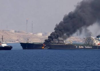 انفجار نفتکش در تنگه هرمز