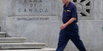 Aging Population and Low Immigration Reshape Canada's Economy