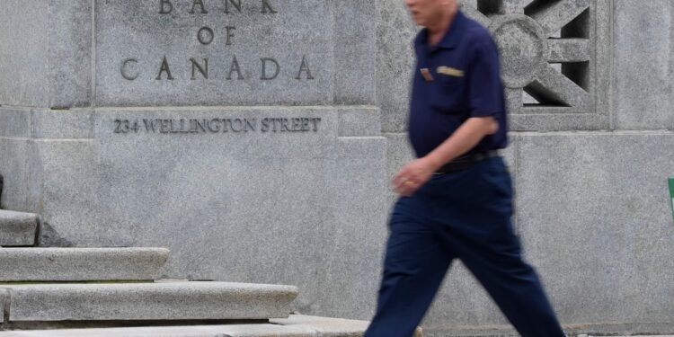 Aging Population and Low Immigration Reshape Canada's Economy