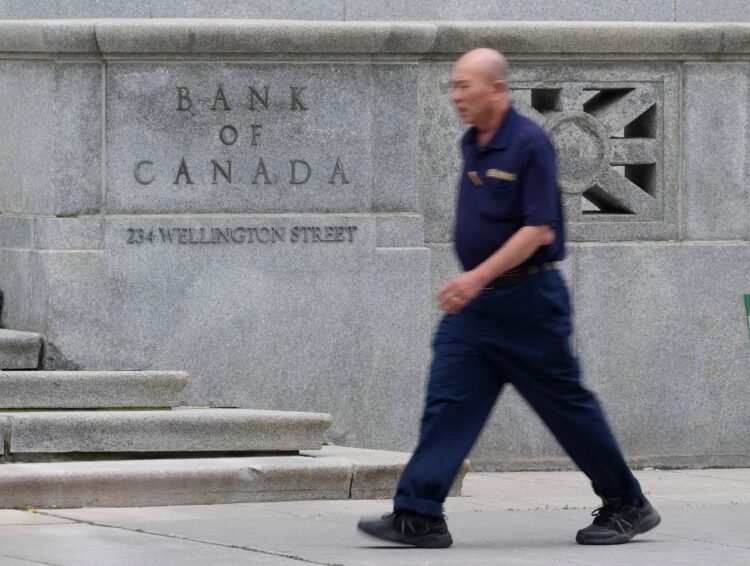 Aging Population and Low Immigration Reshape Canada's Economy