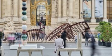 Art Basel Paris Closes Early Due to Protests