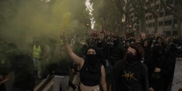 اعتراضات فرانسه خشونت‌آمیز شد؛ از پاریس تا مارسی