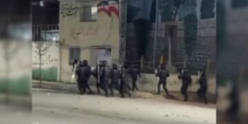 بازداشت ۱۱ نفر در ملکشاهی مرتبط با اعتراضات دی‌ماه