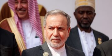 هشدار عراقچی درباره مداخله نظامی