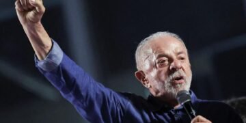 لولا رئیس‌جمهور برزیل شد؛ بولسونارو شکست را رد کرد