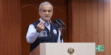 پزشکیان: بلاتکلیفی اقتصادی مردم را به فقر کشانده