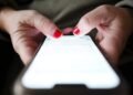 Experts: Screen Time Limits Fall Short on Social Media