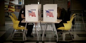 GOP Candidates Seek Distance From Trump in Close Races