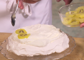 Helen's Classic Kiwi Pavlova Recipe