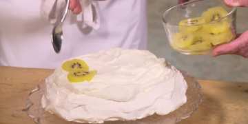 Helen's Classic Kiwi Pavlova Recipe