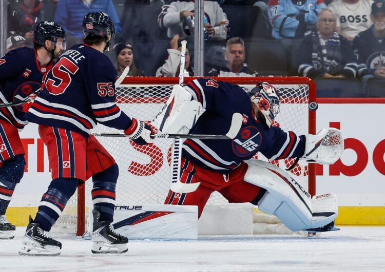 Jets Edge Avalanche 3-2 on Connor's Late Goal