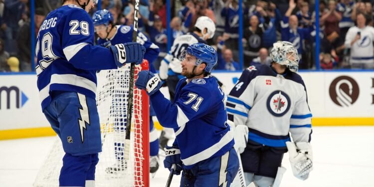 Jets Fall to Lightning, Extending Losing Streak to 7