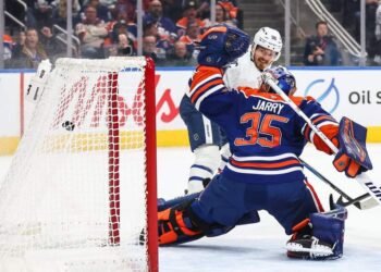 Leafs Rout Oilers 7-2, Extend Win Streak to Four