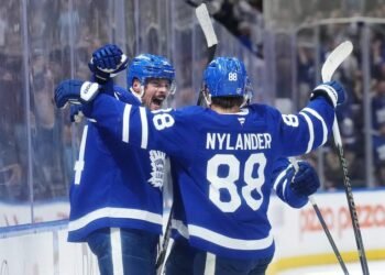 Matthews OT Goal Lifts Leafs Past Predators 5-4
