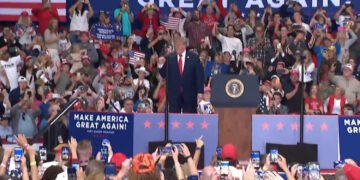 Obama and Trump Hit Battleground States Before Midterms